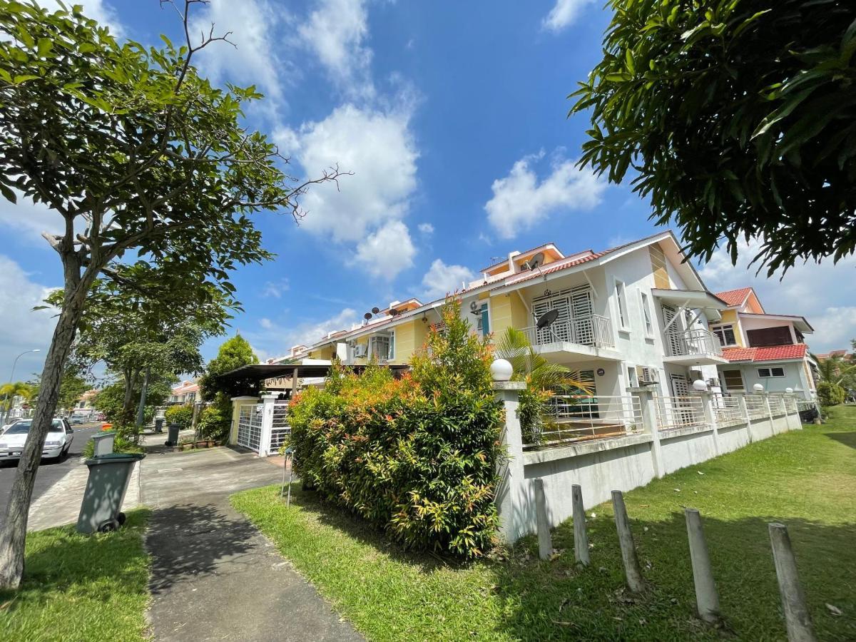 3R D'Latania Senawang Hotel Seremban Exterior photo